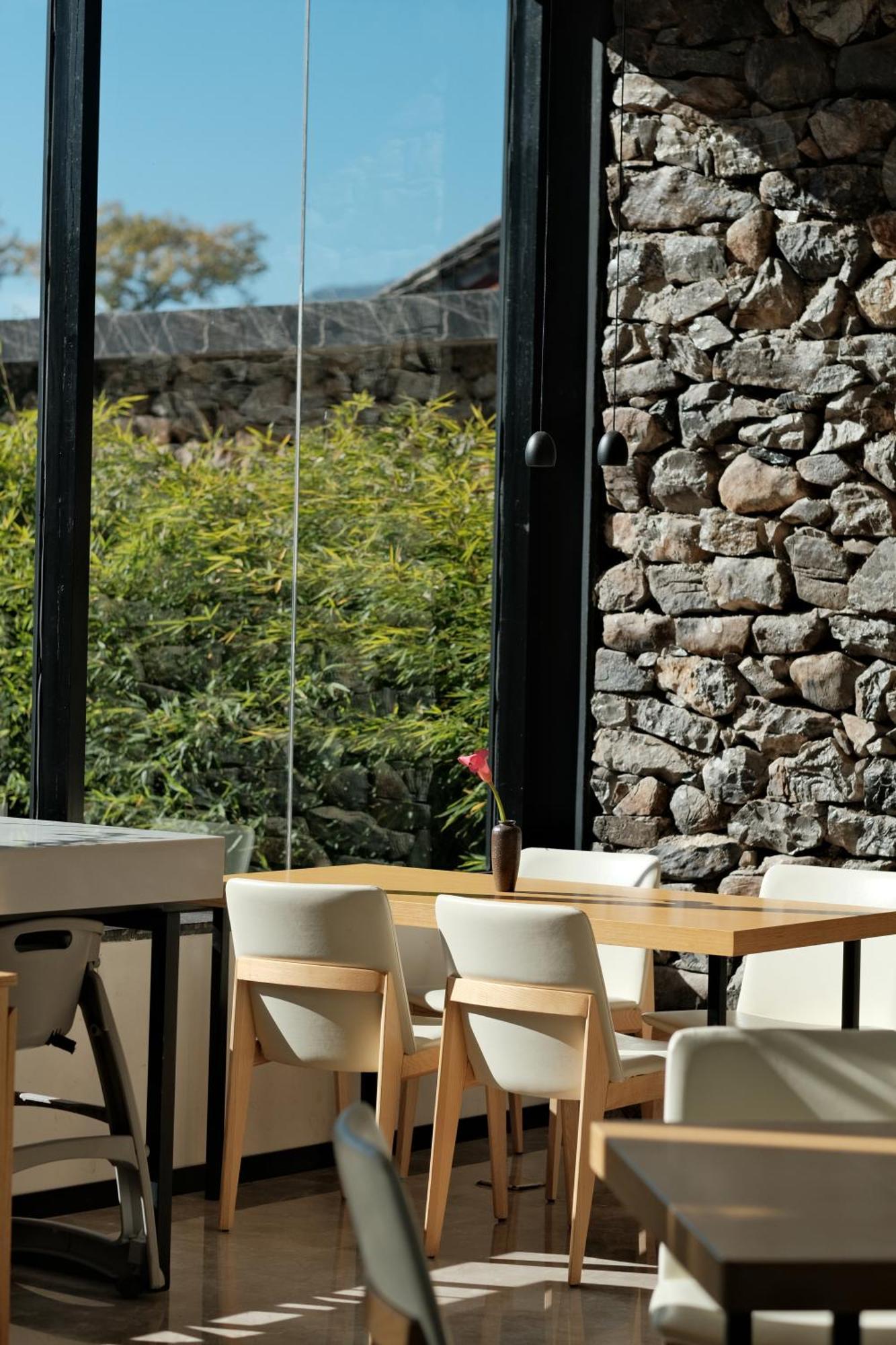 The Rock Hotel Lijiang  Exterior photo
